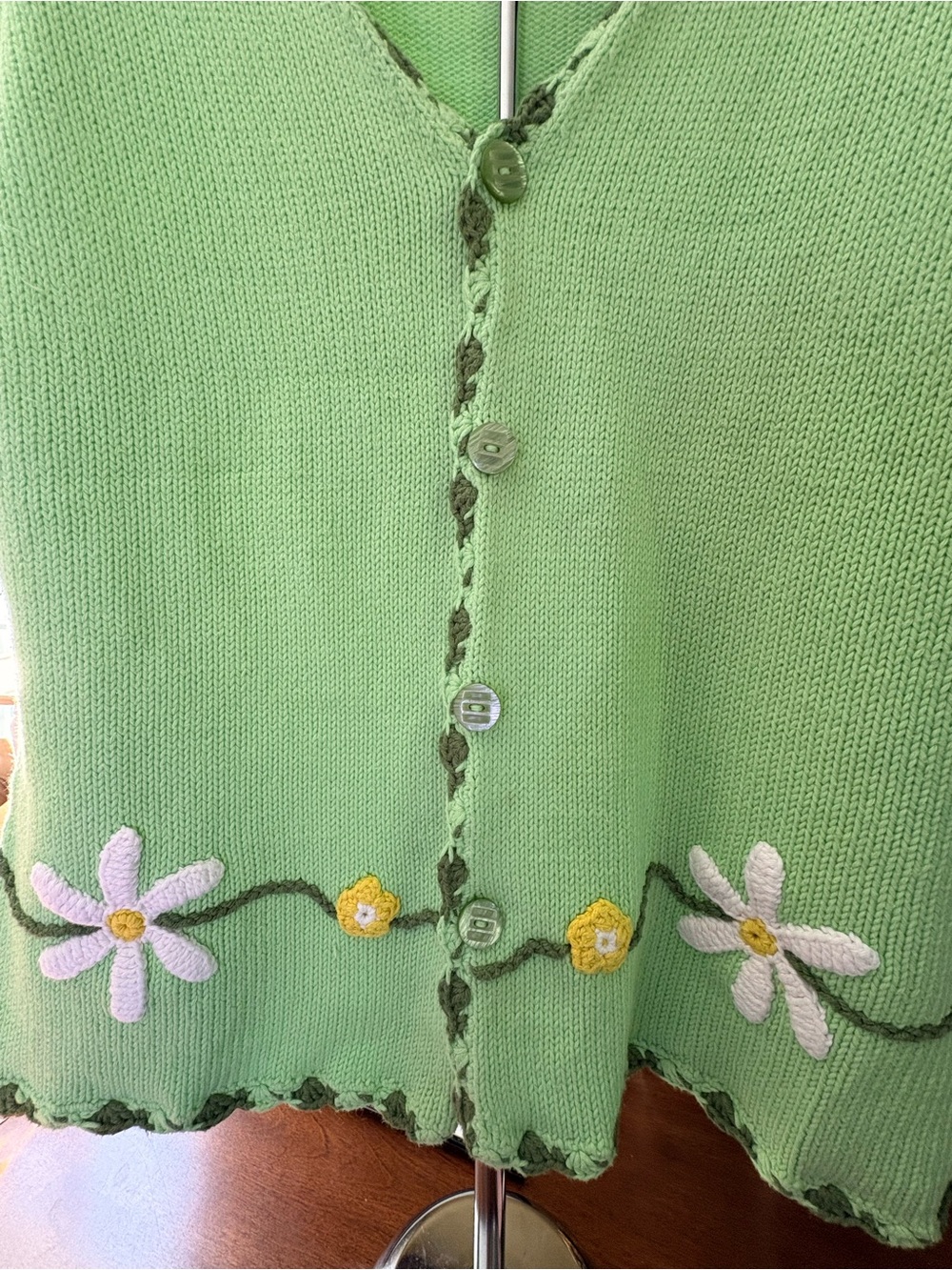 Vintage 90s hand knit. Rey Wear. Ladies large. Mint condition,button up,daisies - Picture 2 of 6